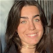 Estudiante de Medicina con experiencia en cuidado de niños y apoyo escolar